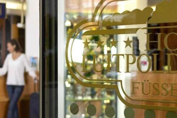 Alle Hotelkarten, sowie Türbeschläge im Luitpoldparkhotel kommen von Heyden-Securit.